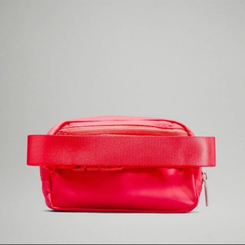 NWT * Lululemon Pale Raspberry Everywhere Belt Bag